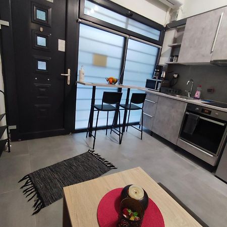 Giannis Studio Thessaloníki Luaran gambar