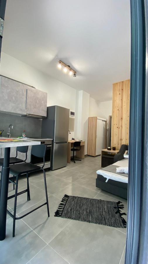 Giannis Studio Thessaloníki Luaran gambar