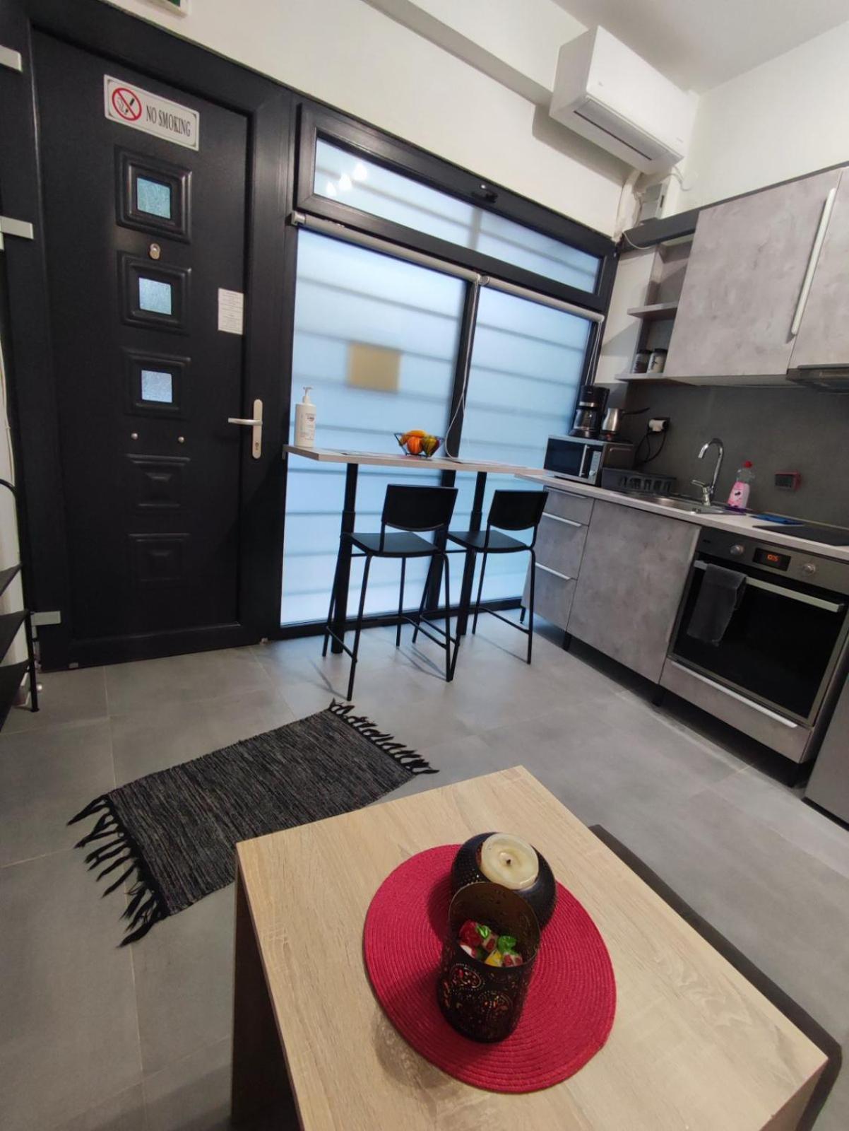 Giannis Studio Thessaloníki Luaran gambar